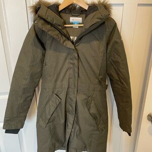 Columbia Dark Green Winter Coat with Faux Fur Trim
